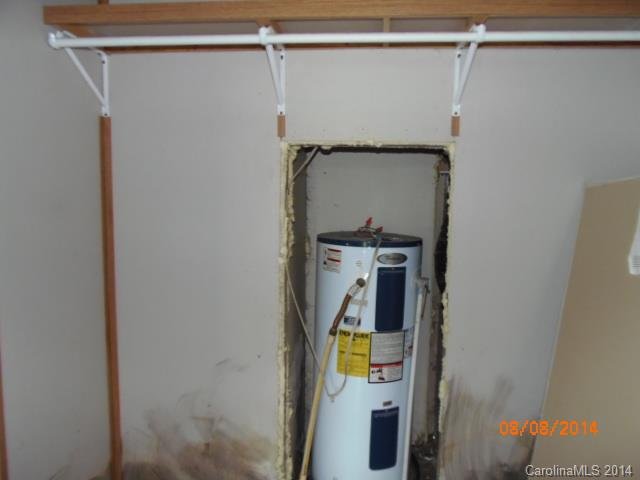 Property image 3 at 5027 Suncrest Farms Lane, Crouse, NC 28033