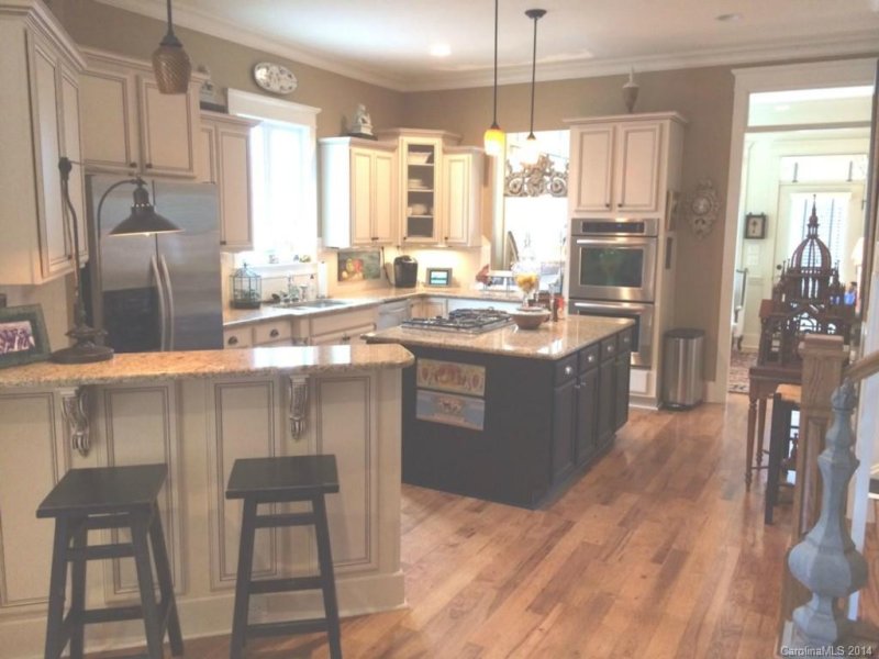 Property image 5 at 514 Walnut Street, Davidson, NC 28036