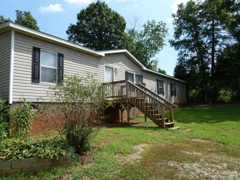 Property image 2 at 4570 Bouy Lane, Denver, NC 28037