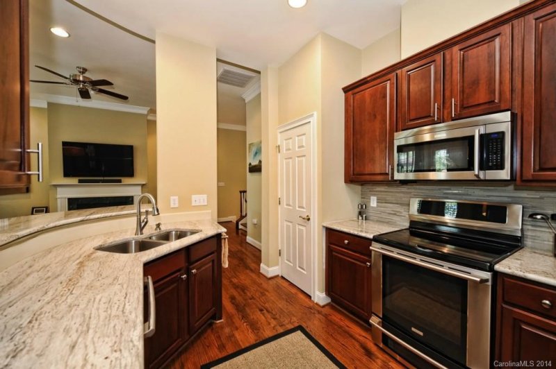 Property image 4 at 240 Wendover Heights Circle, Charlotte, NC 28211