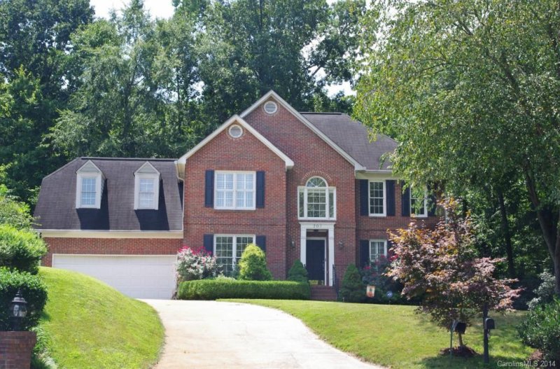 207 Samuel Guilford Court