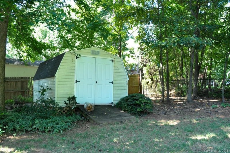 Property image 5 at 330 Robinson Road, Mooresville, NC 28117