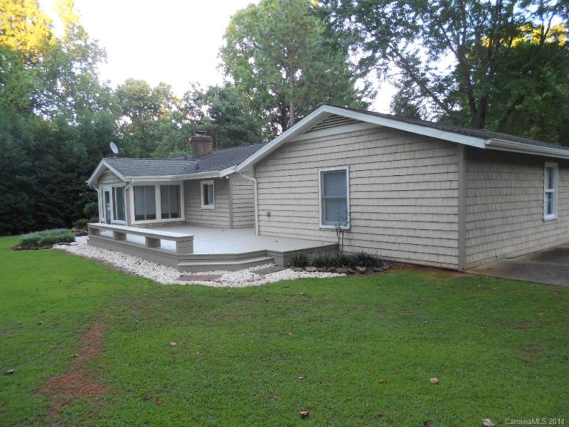 Property image 4 at 2012 Hickory Hills Drive, Denver, NC 28037