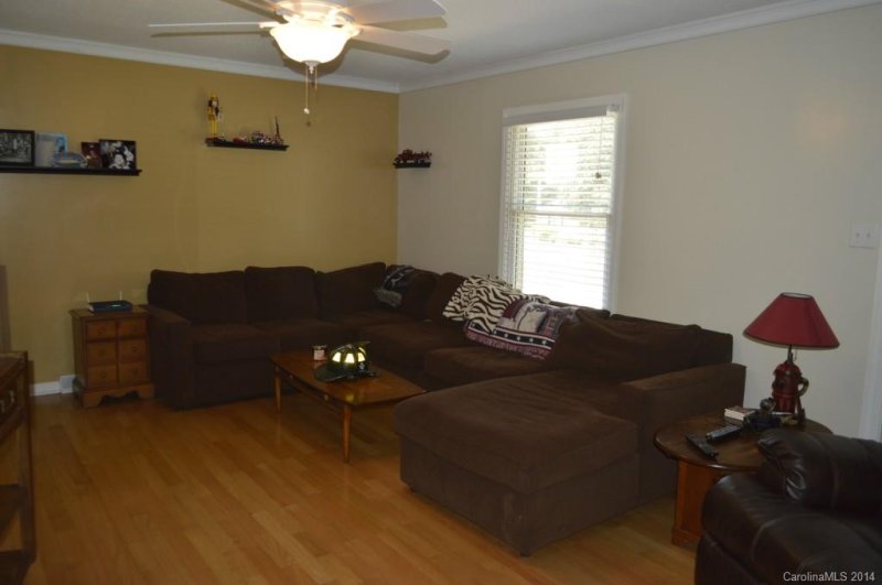 Property image 3 at 132 Barclay Lane, Mooresville, NC 28115