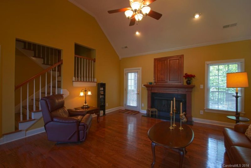 Property image 5 at 909 Tiffany Lane, Lowell, NC 28098