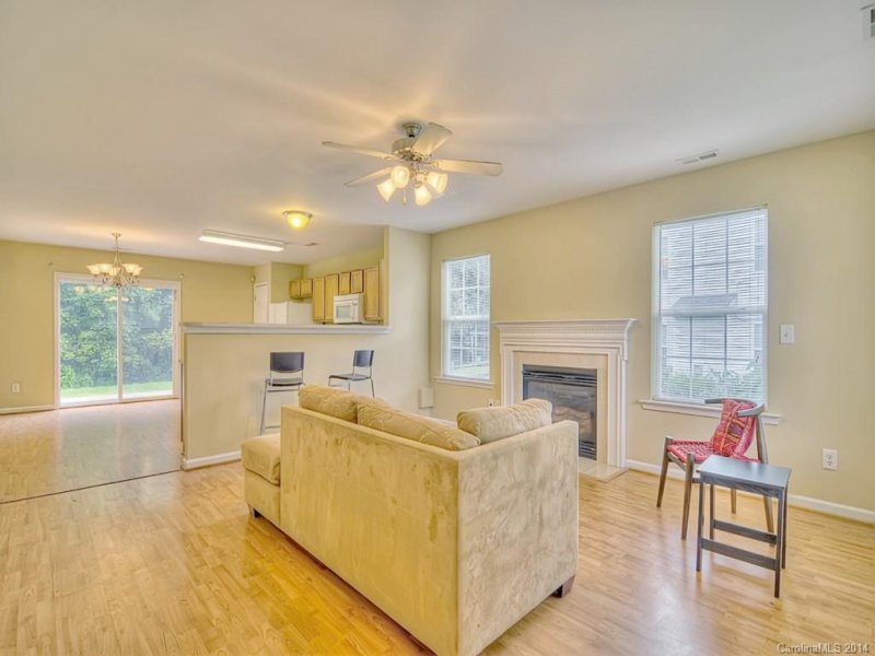 Property image 2 at 301 Woodlynn Drive, Charlotte, NC 28214