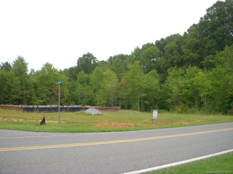 Property image 2 at 1508 Crowders Creek Road, Gastonia, NC 28052