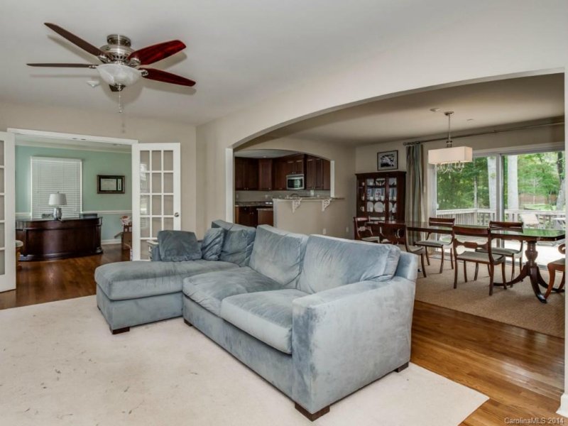 Property image 2 at 10608 Knox Avenue, Matthews, NC 28105