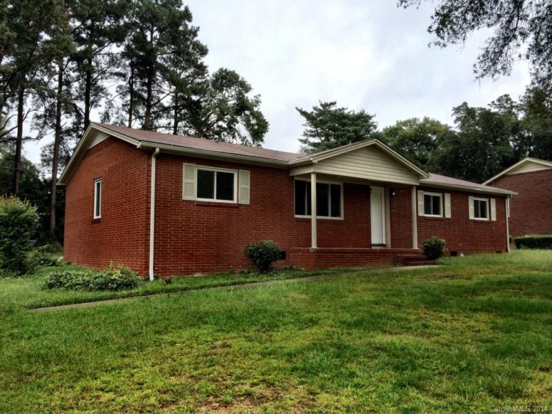 Property image 3 at 5917 Olinda Street, Charlotte, NC 28215