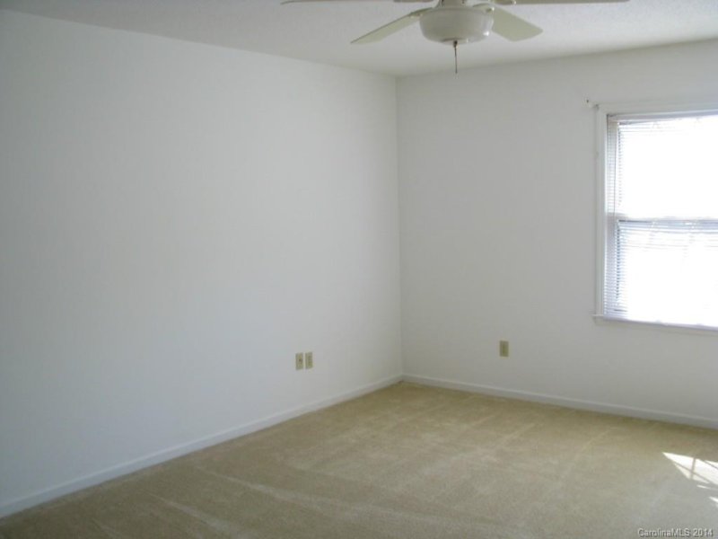 Property image 4 at 1848 Progress Lane, Charlotte, NC 28205