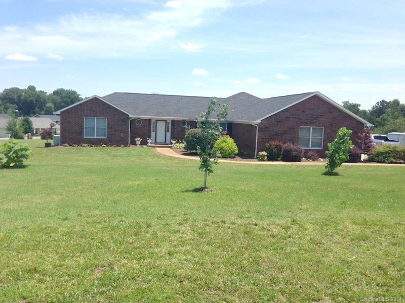 115 Country Creek Drive