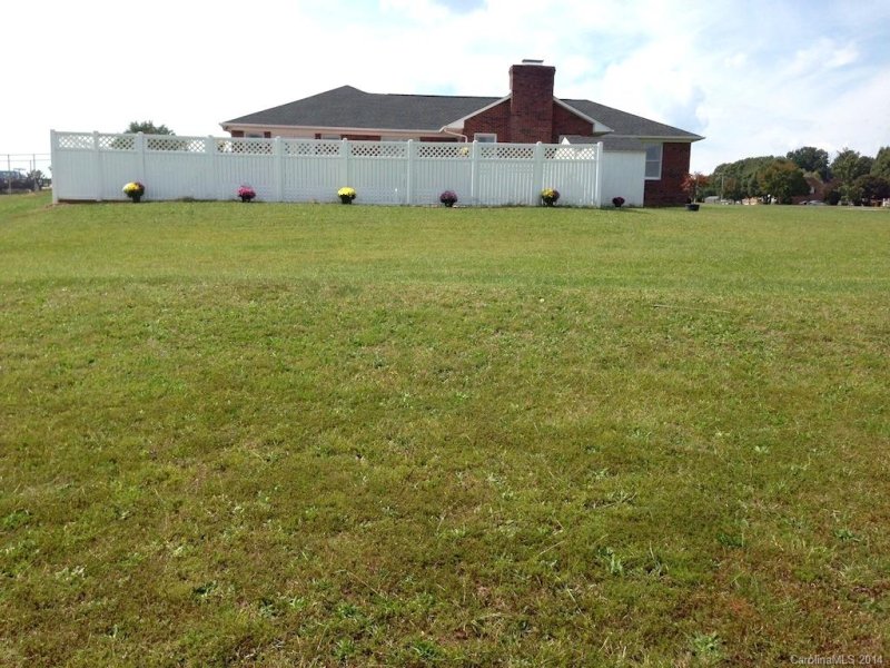 Property image 3 at 115 Country Creek Drive, Kings Mountain, NC 28086