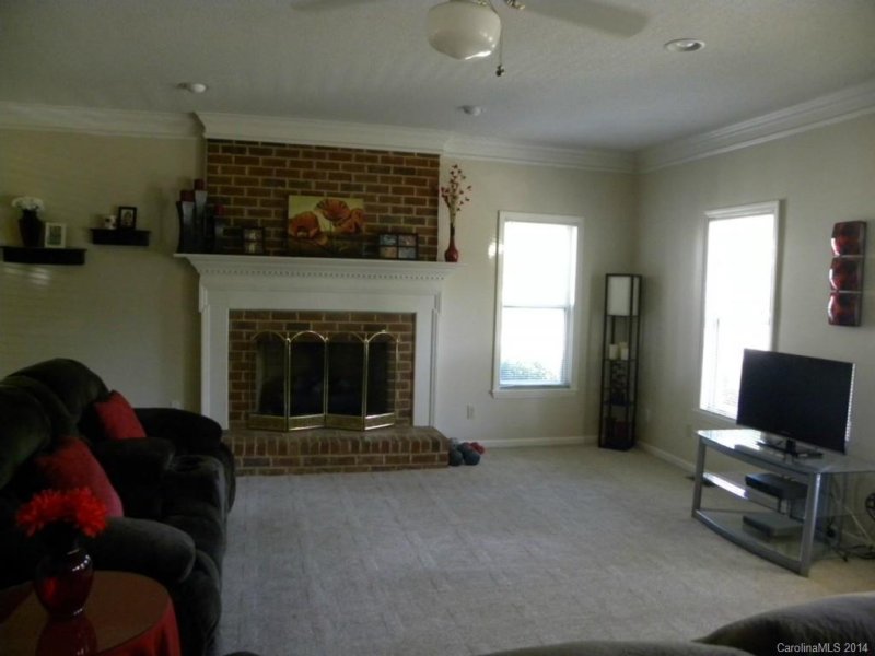 Property image 2 at 423 Three Oaks Lane, Lancaster, SC 29720
