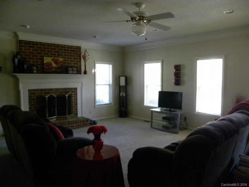 Property image 3 at 423 Three Oaks Lane, Lancaster, SC 29720