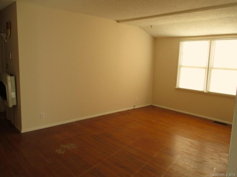 Property image 2 at 301 Scottie Place, Charlotte, NC 28217