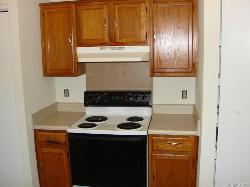 Property image 5 at 2920 Vestal Place, Charlotte, NC 28212