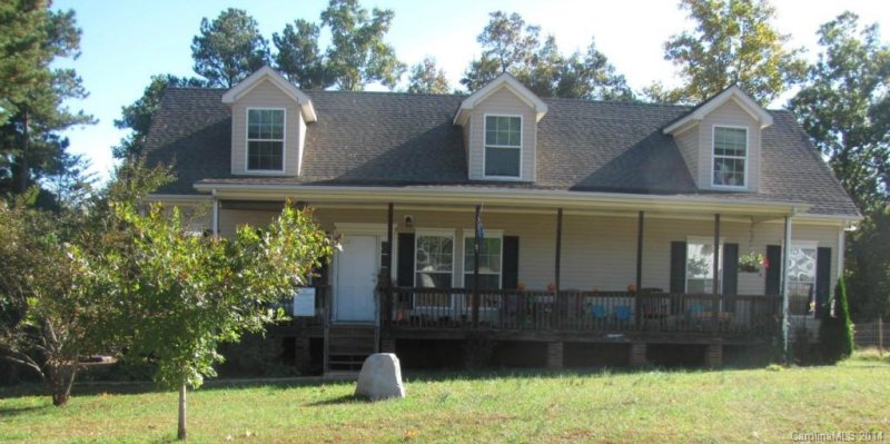 2860 Sweeping Pine Lane