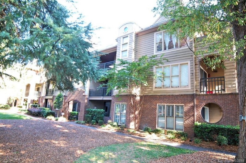 Property image 2 at 1109 E Morehead Street, Charlotte, NC 28204