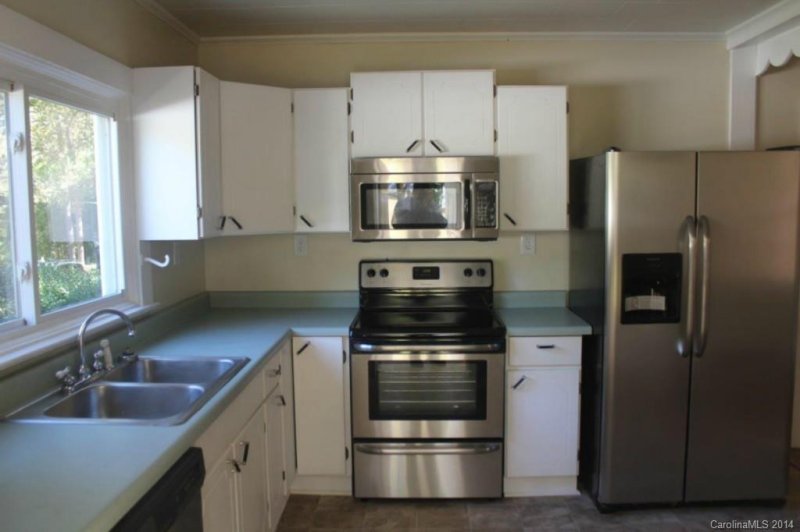 Property image 2 at 1525 Hoyle Street, Gastonia, NC 28052