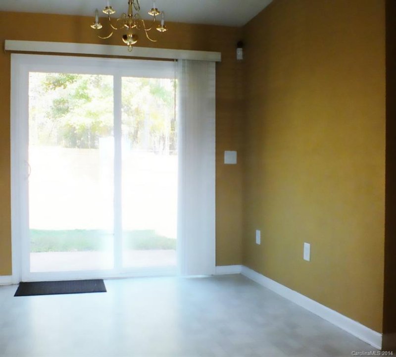 Property image 3 at 7031 Coble Avenue, Charlotte, NC 28215