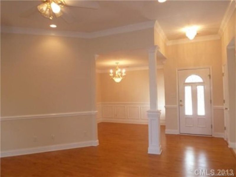 Property image 2 at 1542 Elkhart Circle, Gastonia, NC 28054