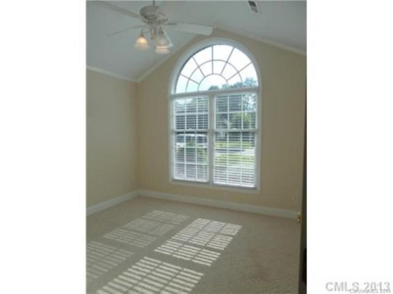 Property image 3 at 1542 Elkhart Circle, Gastonia, NC 28054
