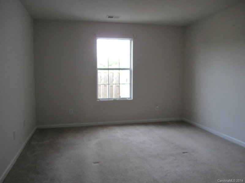 Property image 4 at 2021 Pin Oak Place, Cramerton, NC 28032