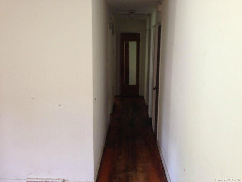 Property image 4 at 2318 Crestview Drive, Charlotte, NC 28216