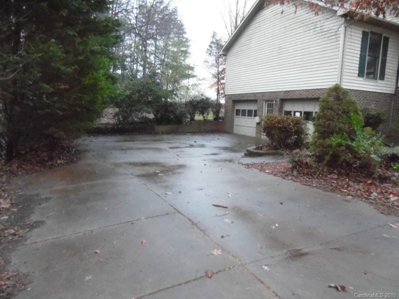 Property image 4 at 3274 Bird Dog Lane, Maiden, NC 28650