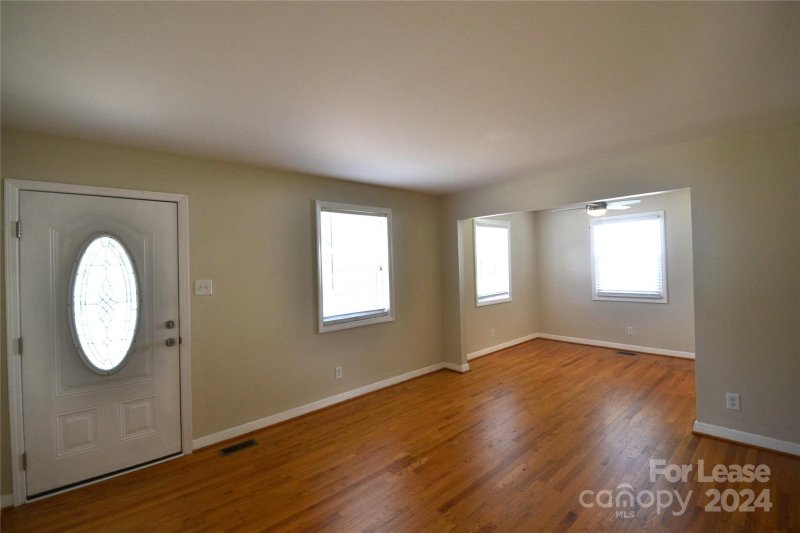 Property image 3 at 2843 Burbank Drive, Charlotte, NC 28216