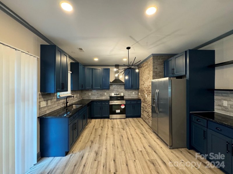 Property image 3 at 2216 Tate Street, Charlotte, NC 28216