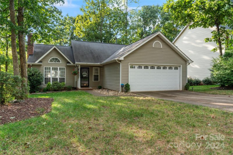 Property image 2 at 4209 Huntmeadow Drive, Charlotte, NC 28269