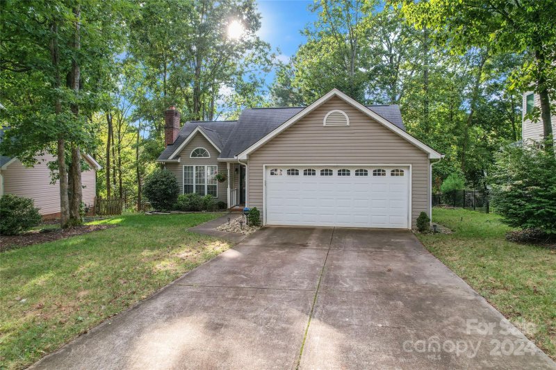 Property image 3 at 4209 Huntmeadow Drive, Charlotte, NC 28269