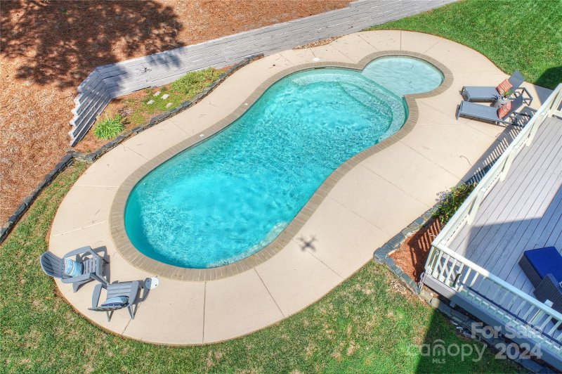 Property image 2 at 4004 Wallbrook Drive, Matthews, NC 28105