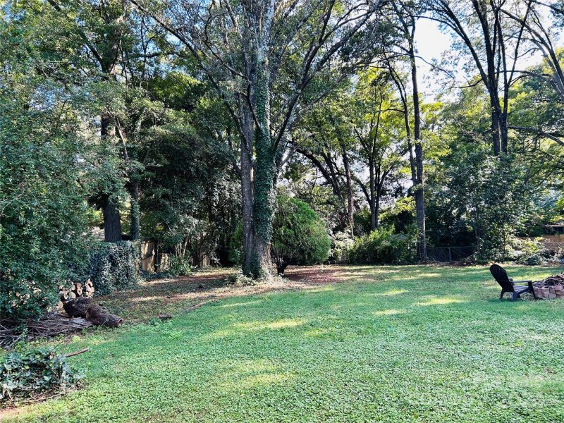 2008 Stratford Avenue