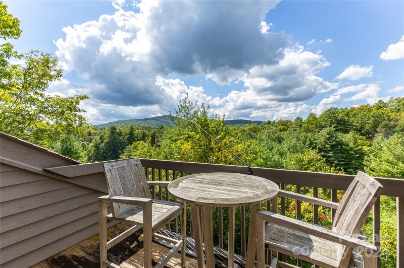 86 Racquet Club Villas Drive