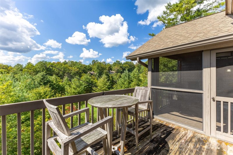 Property image 2 at 86 Racquet Club Villas Drive, Sapphire, NC 28774