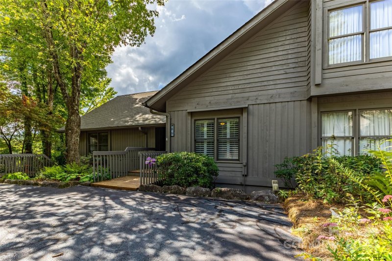 Property image 3 at 86 Racquet Club Villas Drive, Sapphire, NC 28774