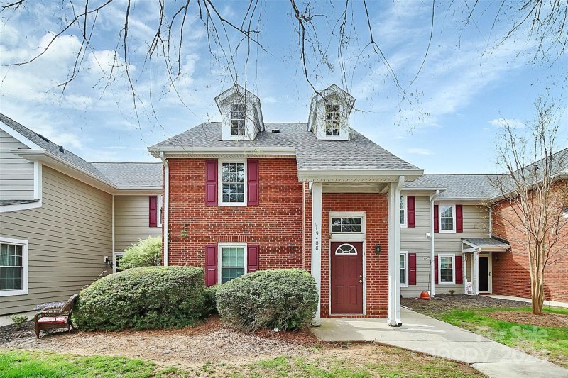 Property image 2 at 9408 Vicksburg Park Court, Charlotte, NC 28210