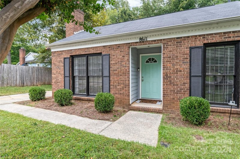 Property image 2 at 8611 Mission Hills Road, Charlotte, NC 28227