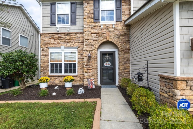 Property image 4 at 2120 Maple Tree Court, Charlotte, NC 28214