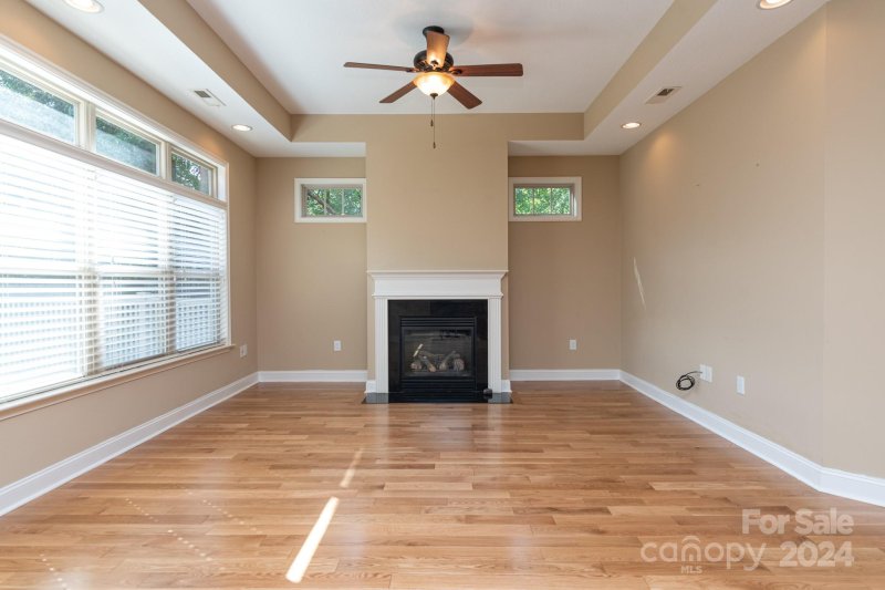 Property image 5 at 860 Wynnshire Drive, Hickory, NC 28601