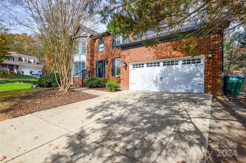 Property image 2 at 408 Brenwyck Court, Matthews, NC 28105