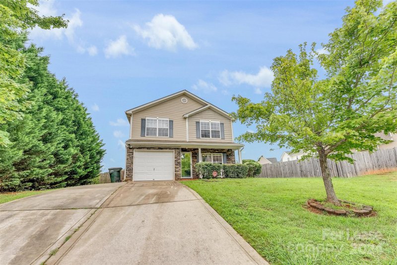 Property image 2 at 1025 Crowders Woods Drive, Gastonia, NC 28052