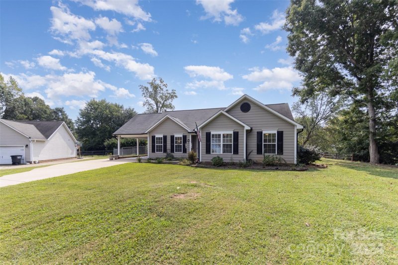 Property image 3 at 105 Chinaberry Court, Gastonia, NC 28052