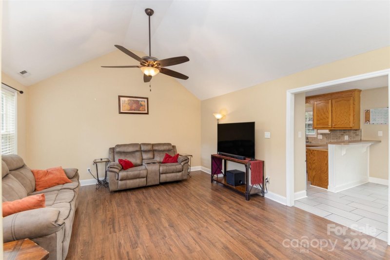 Property image 5 at 105 Chinaberry Court, Gastonia, NC 28052