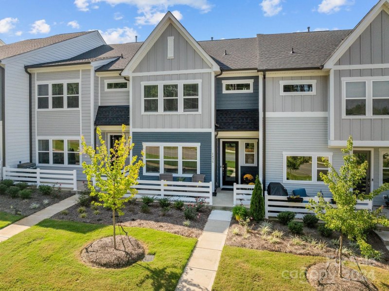 143 Forest Lake Boulevard