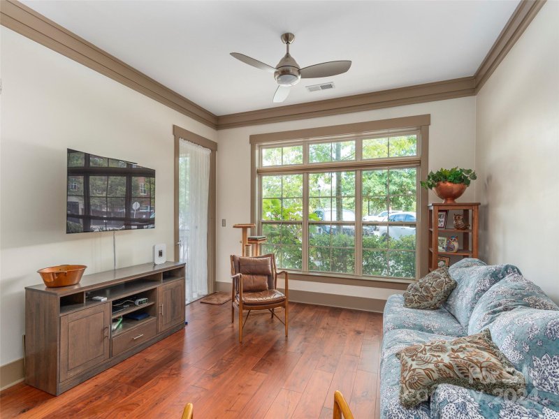 Property image 4 at 42 Schenck Parkway, Asheville, NC 28803