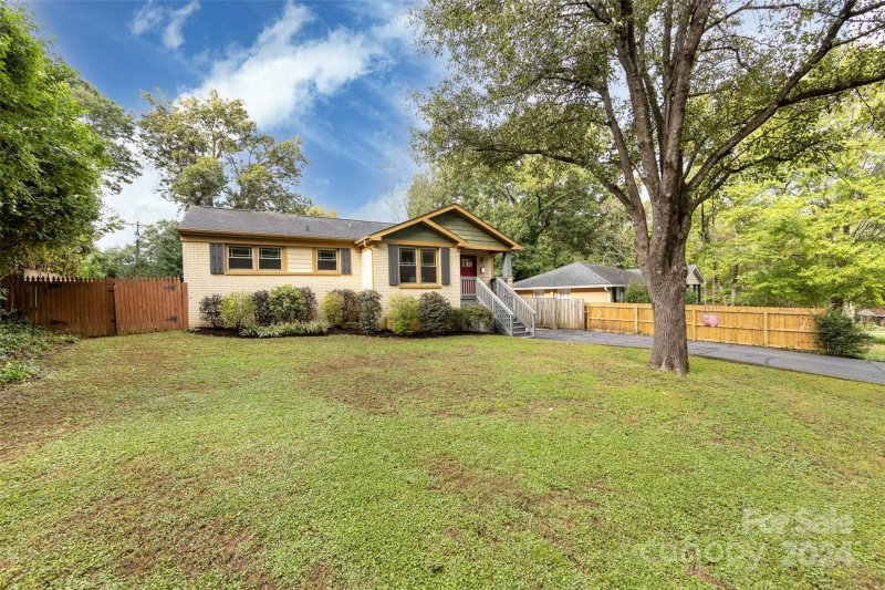 Property image 2 at 2120 Dalehurst Drive, Charlotte, NC 28205