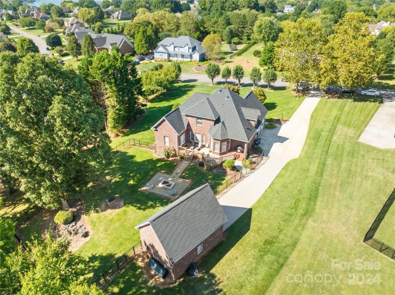 Property image 4 at 115 S Gibbs Road, Mooresville, NC 28117